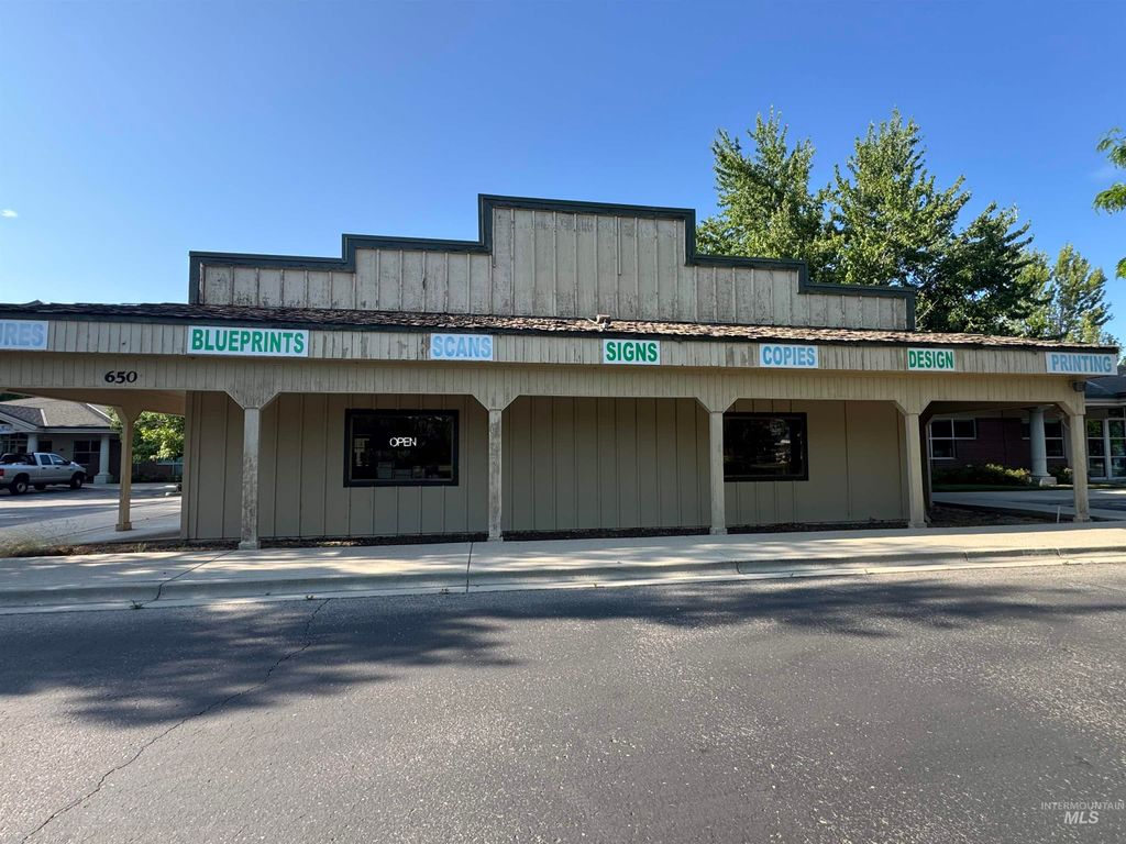 650 E State St, Eagle, ID 83616