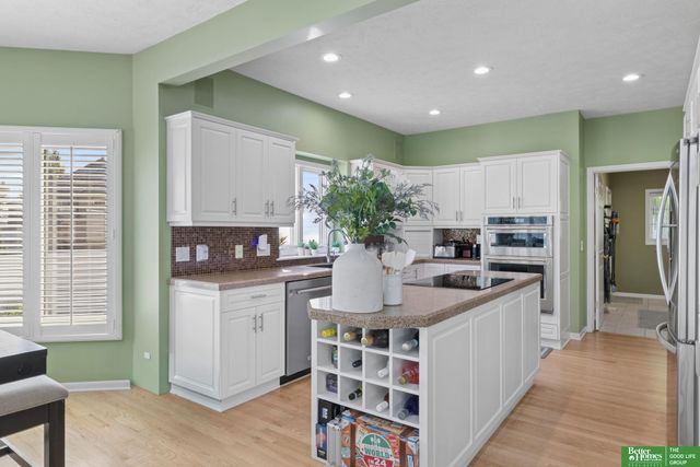 2611 N 159 Street, Omaha, NE 68116