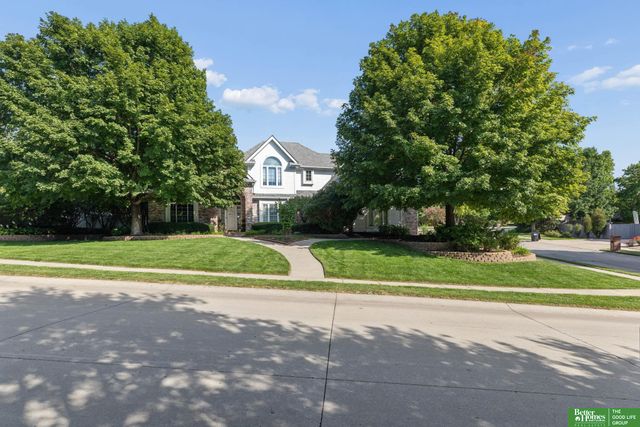 2611 N 159 Street, Omaha, NE 68116