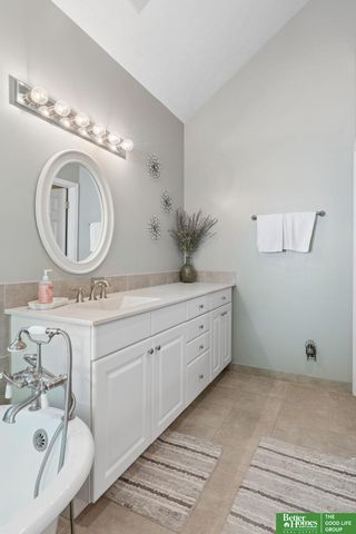 2611 N 159 Street, Omaha, NE 68116