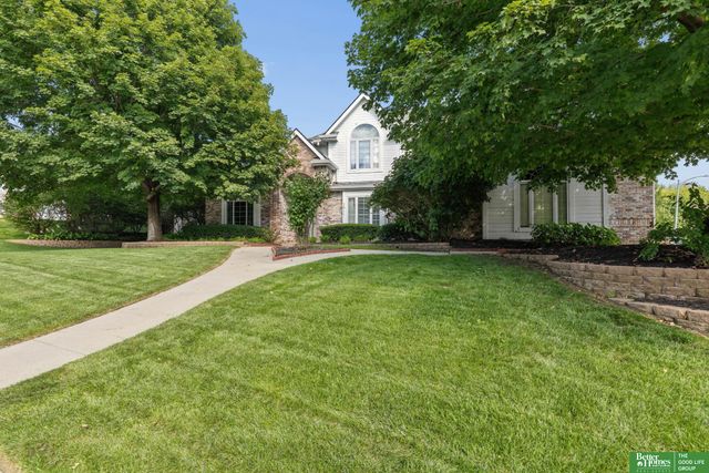 2611 N 159 Street, Omaha, NE 68116