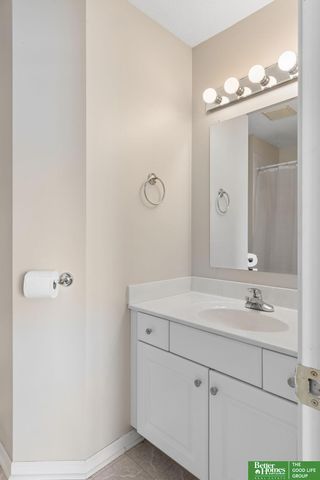 2611 N 159 Street, Omaha, NE 68116