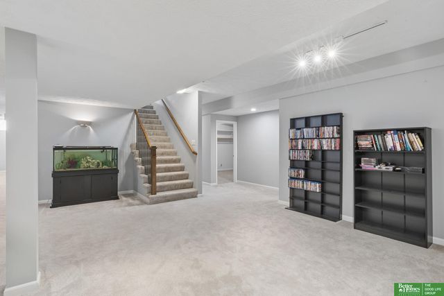 2611 N 159 Street, Omaha, NE 68116