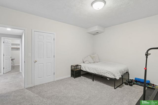 2611 N 159 Street, Omaha, NE 68116