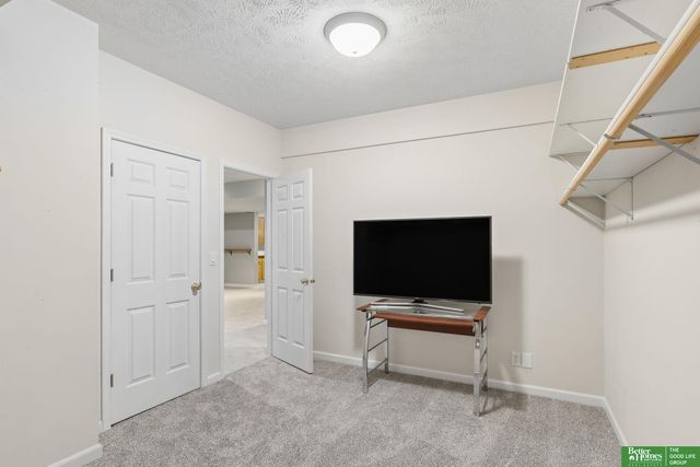2611 N 159 Street, Omaha, NE 68116