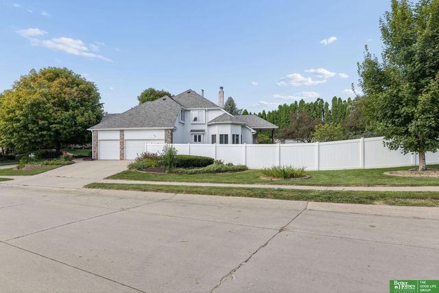 2611 N 159 Street, Omaha, NE 68116