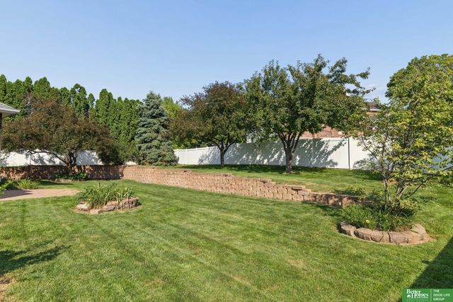 2611 N 159 Street, Omaha, NE 68116