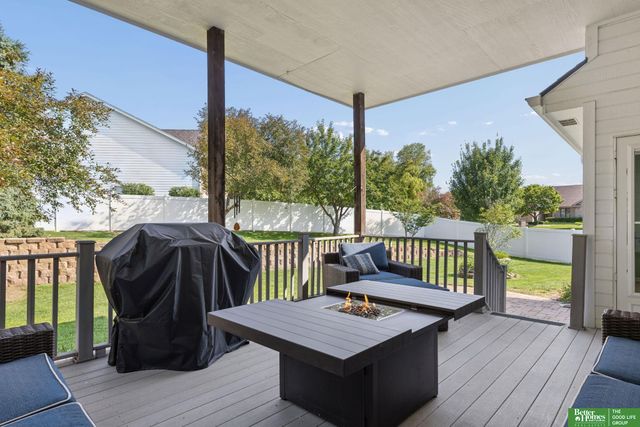 2611 N 159 Street, Omaha, NE 68116