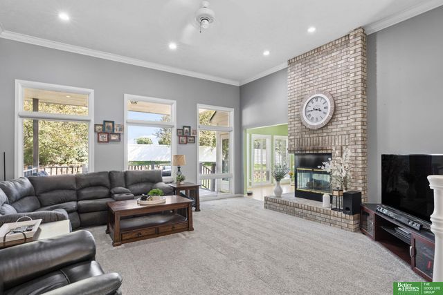 2611 N 159 Street, Omaha, NE 68116