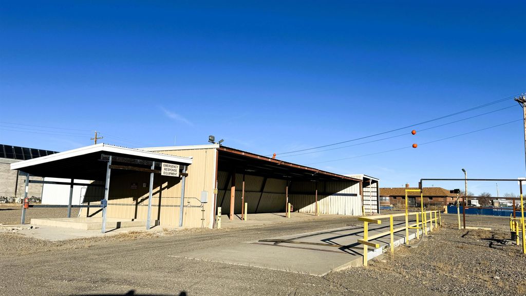 311 Culbertson Ave, Worland, WY 82401 photo 4