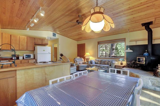 17028 Banner Quaker Hill Rd, Nevada City, CA 95959