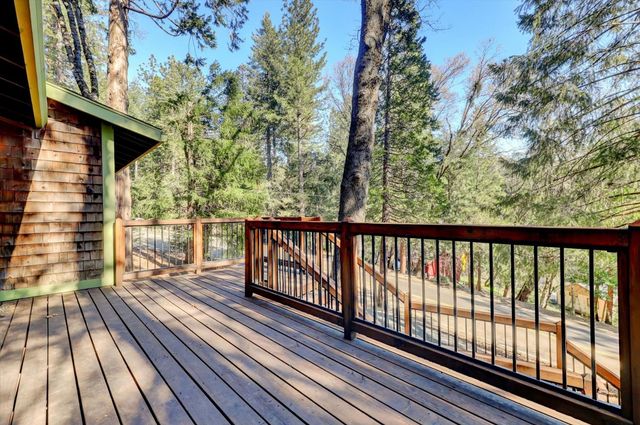 17028 Banner Quaker Hill Rd, Nevada City, CA 95959