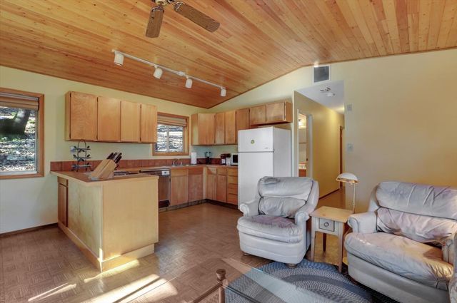 17028 Banner Quaker Hill Rd, Nevada City, CA 95959