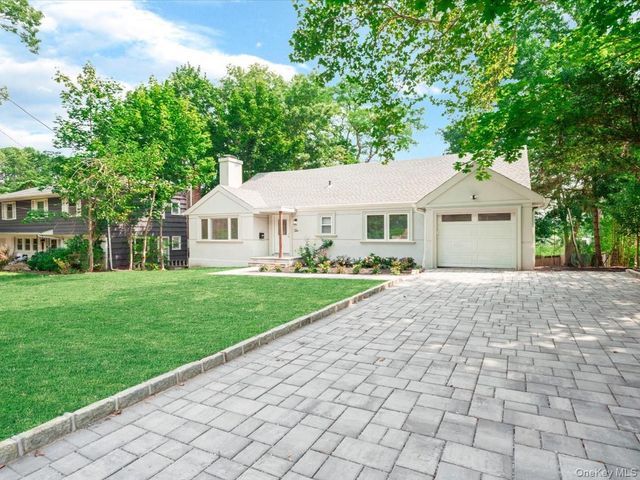 10 W Terrace Road, Great Neck, NY 11021
