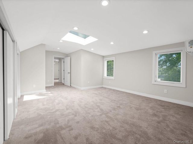 10 W Terrace Road, Great Neck, NY 11021