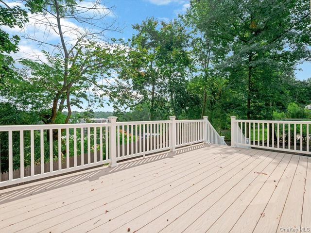 10 W Terrace Road, Great Neck, NY 11021