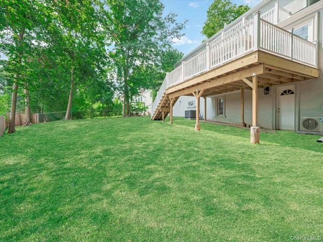 10 W Terrace Road, Great Neck, NY 11021