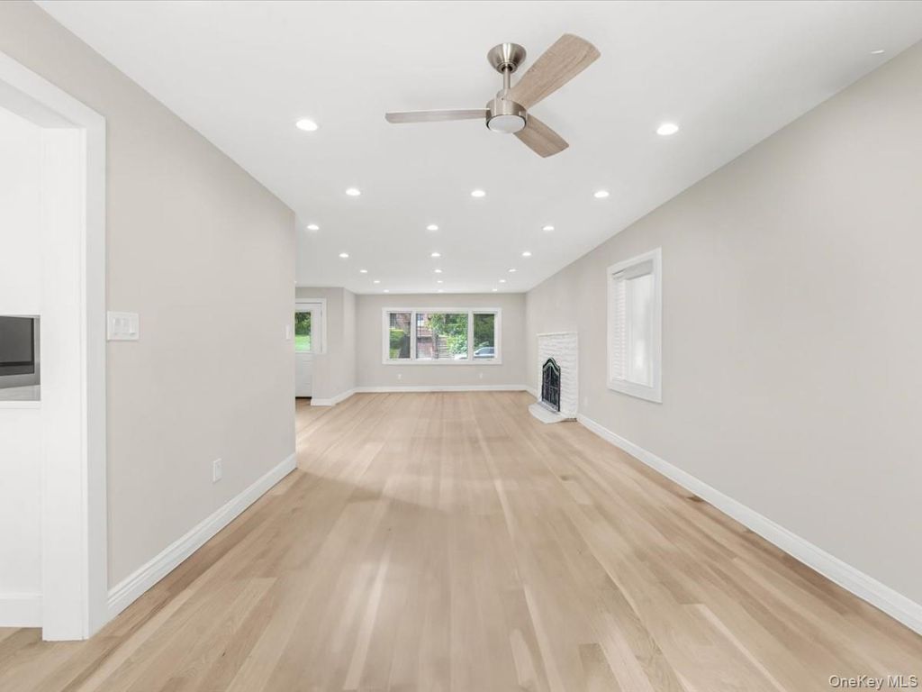 10 W Terrace Road, Great Neck, NY 11021 — photo 5
