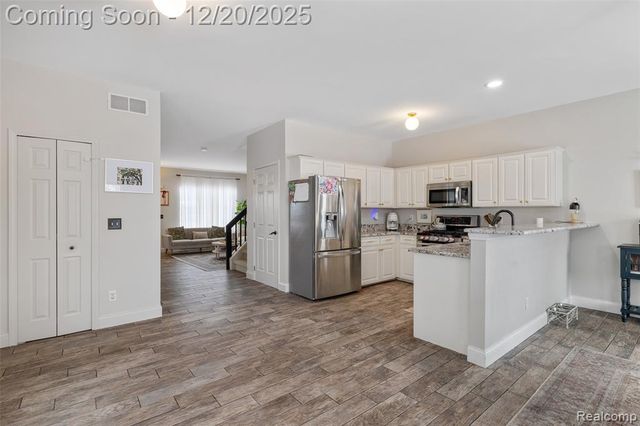 52400 Huntley Avenue, New Baltimore, MI 48047