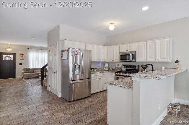 52400 Huntley Avenue, New Baltimore, MI 48047