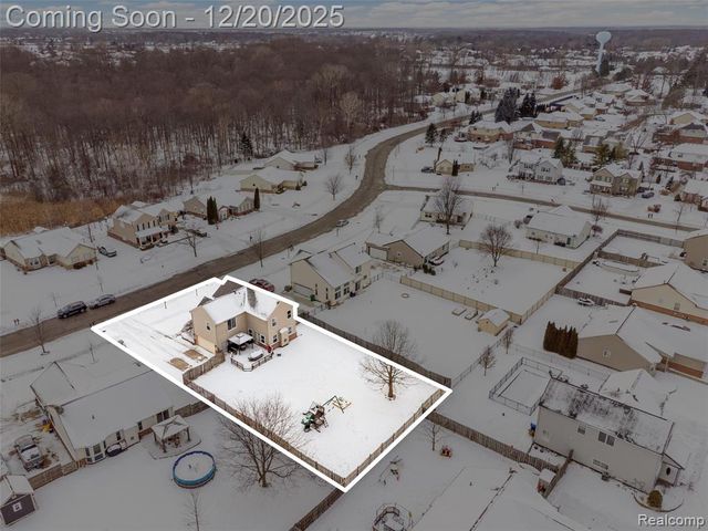 52400 Huntley Avenue, New Baltimore, MI 48047