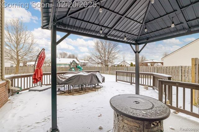 52400 Huntley Avenue, New Baltimore, MI 48047