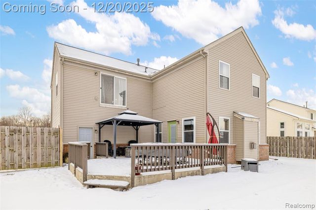 52400 Huntley Avenue, New Baltimore, MI 48047