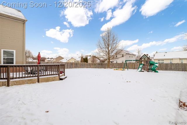 52400 Huntley Avenue, New Baltimore, MI 48047