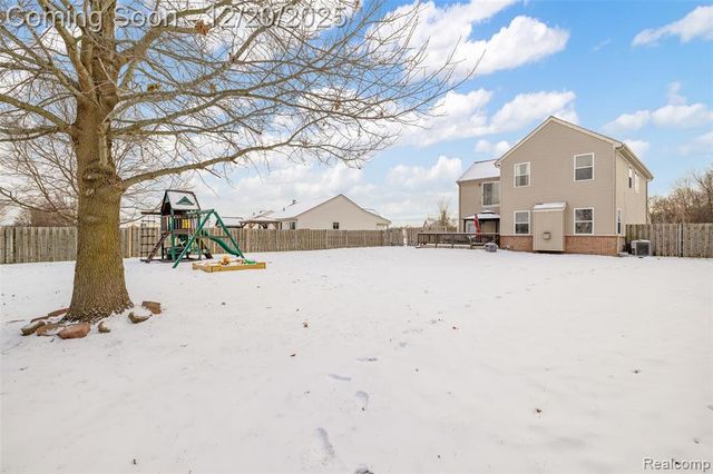 52400 Huntley Avenue, New Baltimore, MI 48047