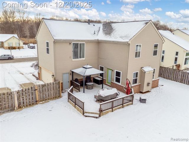 52400 Huntley Avenue, New Baltimore, MI 48047