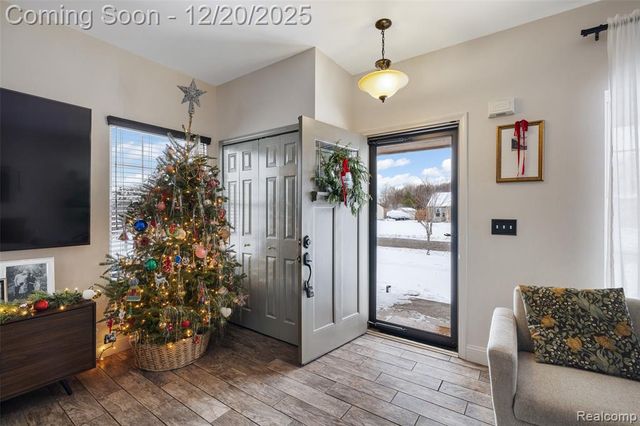 52400 Huntley Avenue, New Baltimore, MI 48047