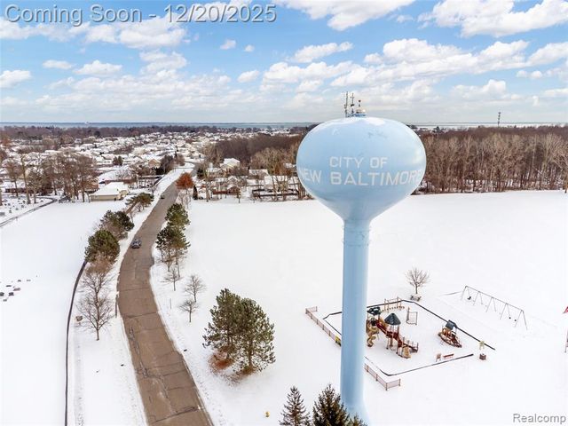 52400 Huntley Avenue, New Baltimore, MI 48047