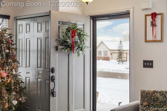 52400 Huntley Avenue, New Baltimore, MI 48047