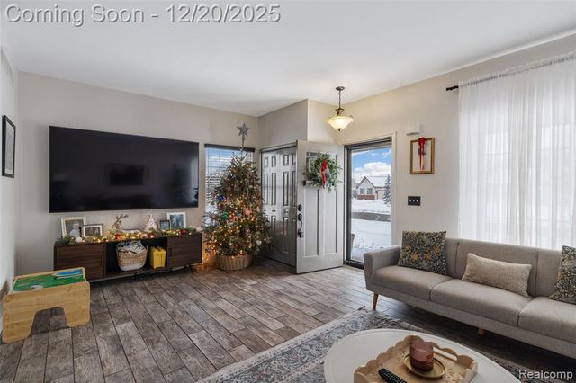 52400 Huntley Avenue, New Baltimore, MI 48047