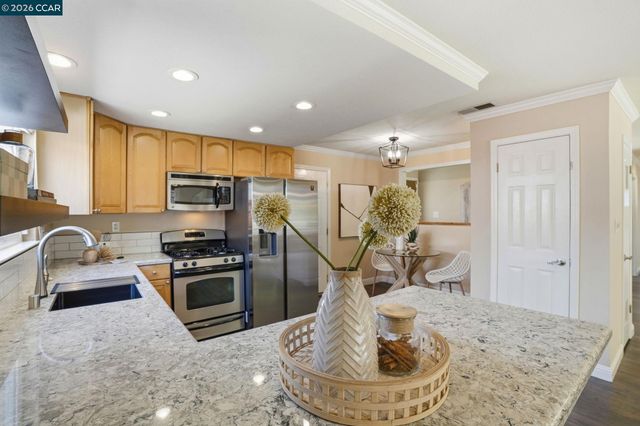 2103 Deerwood Dr., Martinez, CA 94553