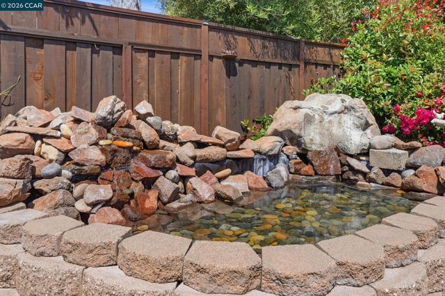 2103 Deerwood Dr., Martinez, CA 94553