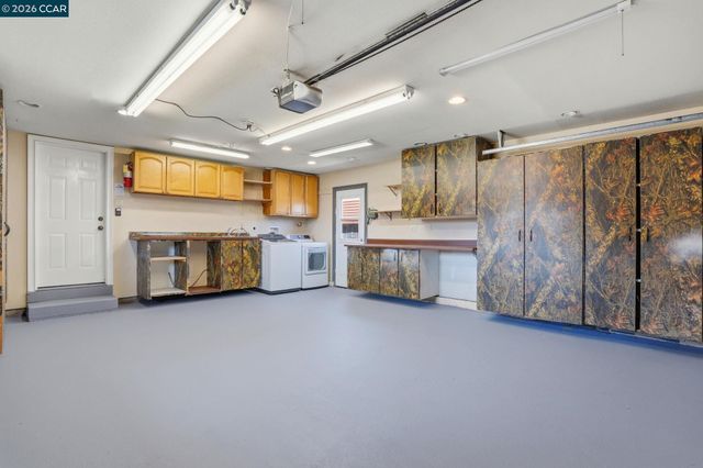2103 Deerwood Dr., Martinez, CA 94553
