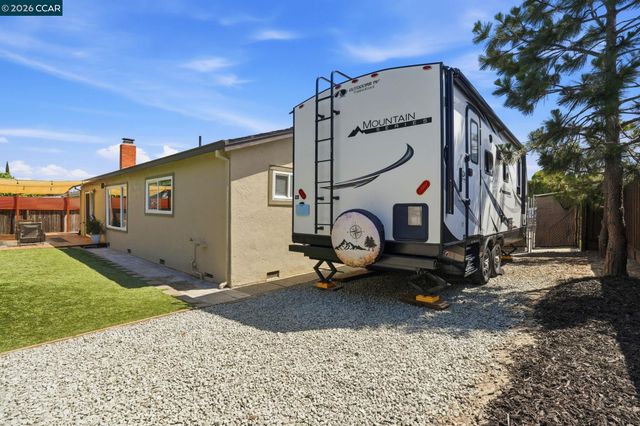 2103 Deerwood Dr., Martinez, CA 94553