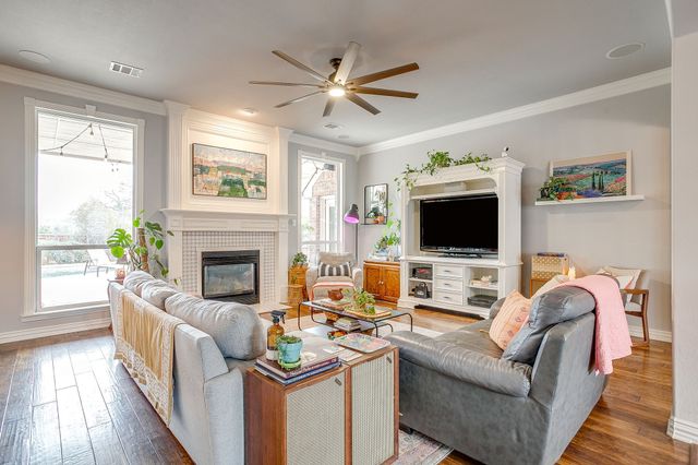 1042 Chesapeake Drive, Mansfield, TX 76063