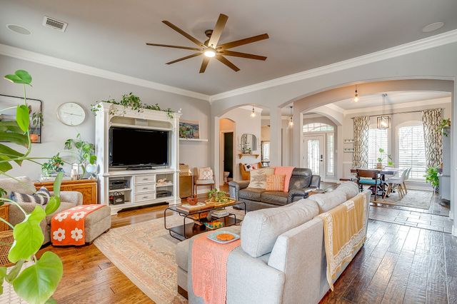 1042 Chesapeake Drive, Mansfield, TX 76063