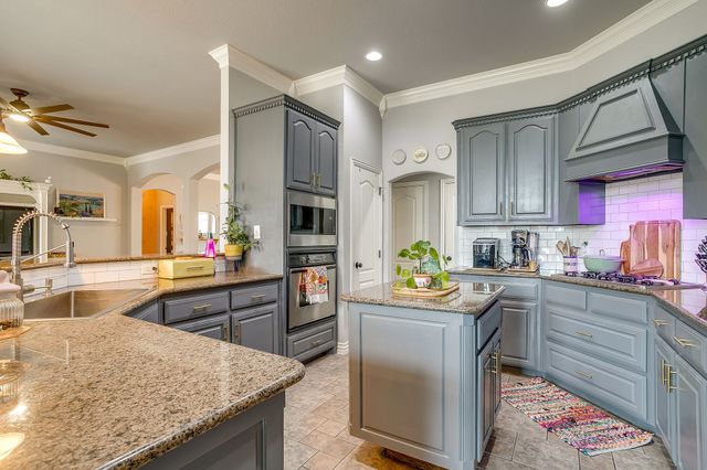 1042 Chesapeake Drive, Mansfield, TX 76063