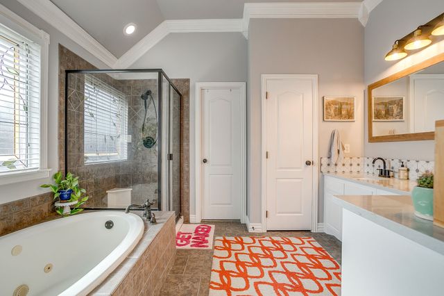 1042 Chesapeake Drive, Mansfield, TX 76063