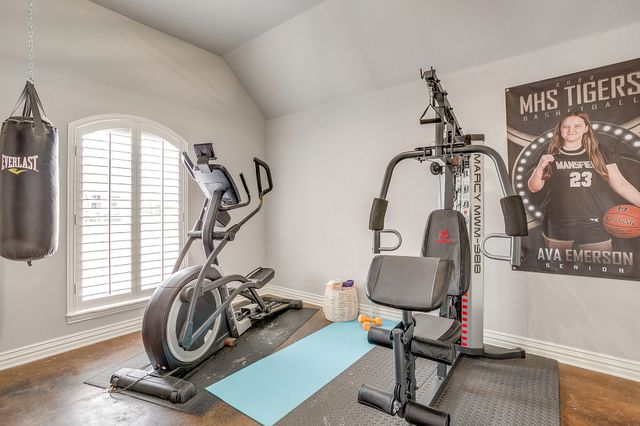 1042 Chesapeake Drive, Mansfield, TX 76063