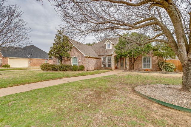 1042 Chesapeake Drive, Mansfield, TX 76063