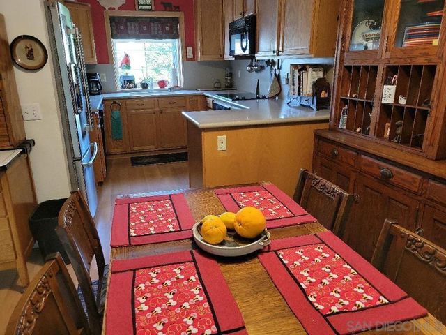 9881 Aldergrove Ln, Spring Valley, CA 91977