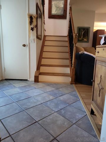 9881 Aldergrove Ln, Spring Valley, CA 91977