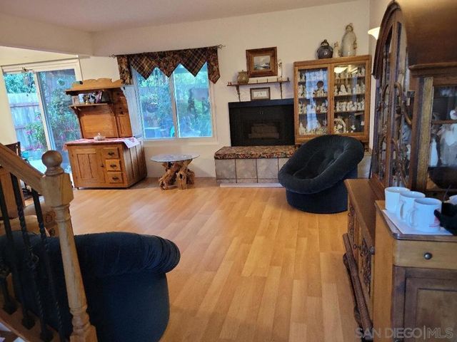 9881 Aldergrove Ln, Spring Valley, CA 91977