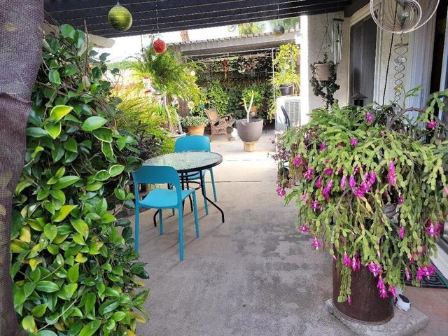 9881 Aldergrove Ln, Spring Valley, CA 91977