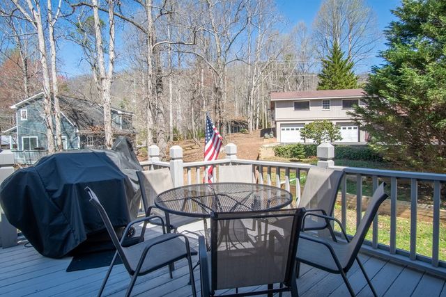 82 Avisco Road, Robbinsville, NC 28771