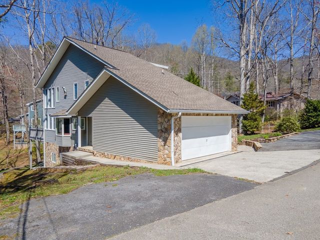 82 Avisco Road, Robbinsville, NC 28771